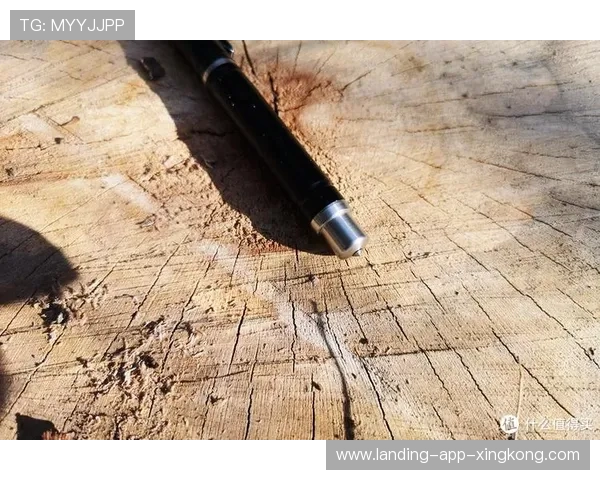 纽卡顿伯恩在对抗中展现硬度